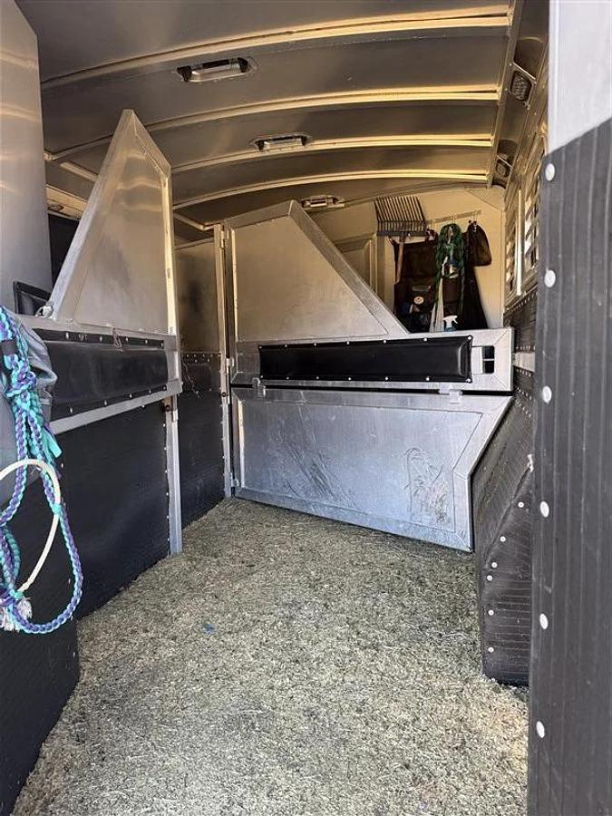 Used 2008 Platinum 3HLQ 3 Horse Trailer