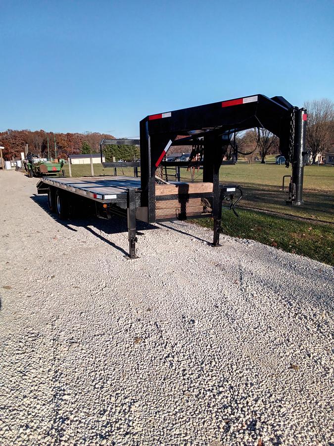 Used Eager Beaver Heavy Duty Trailer