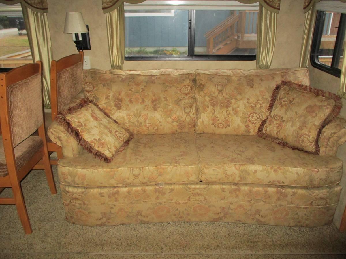 Used 2009 Keystone Montana 3400RL