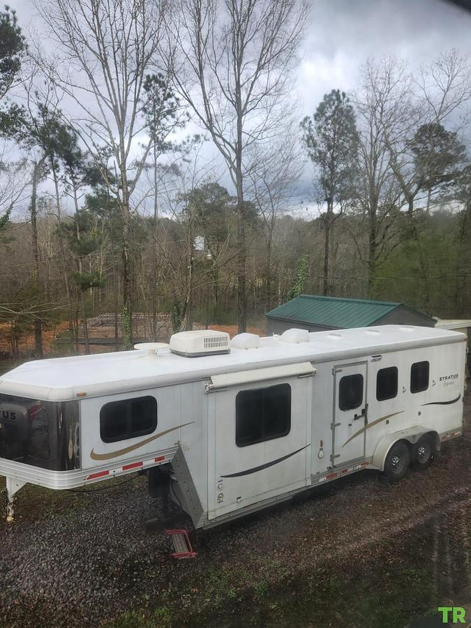 Used 2008 Bison Stratus Express 380ME 3 Horse