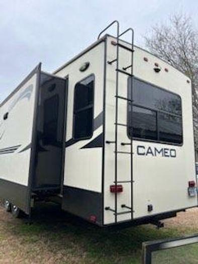 Used 2019 Crossroads Cameo 3921RB