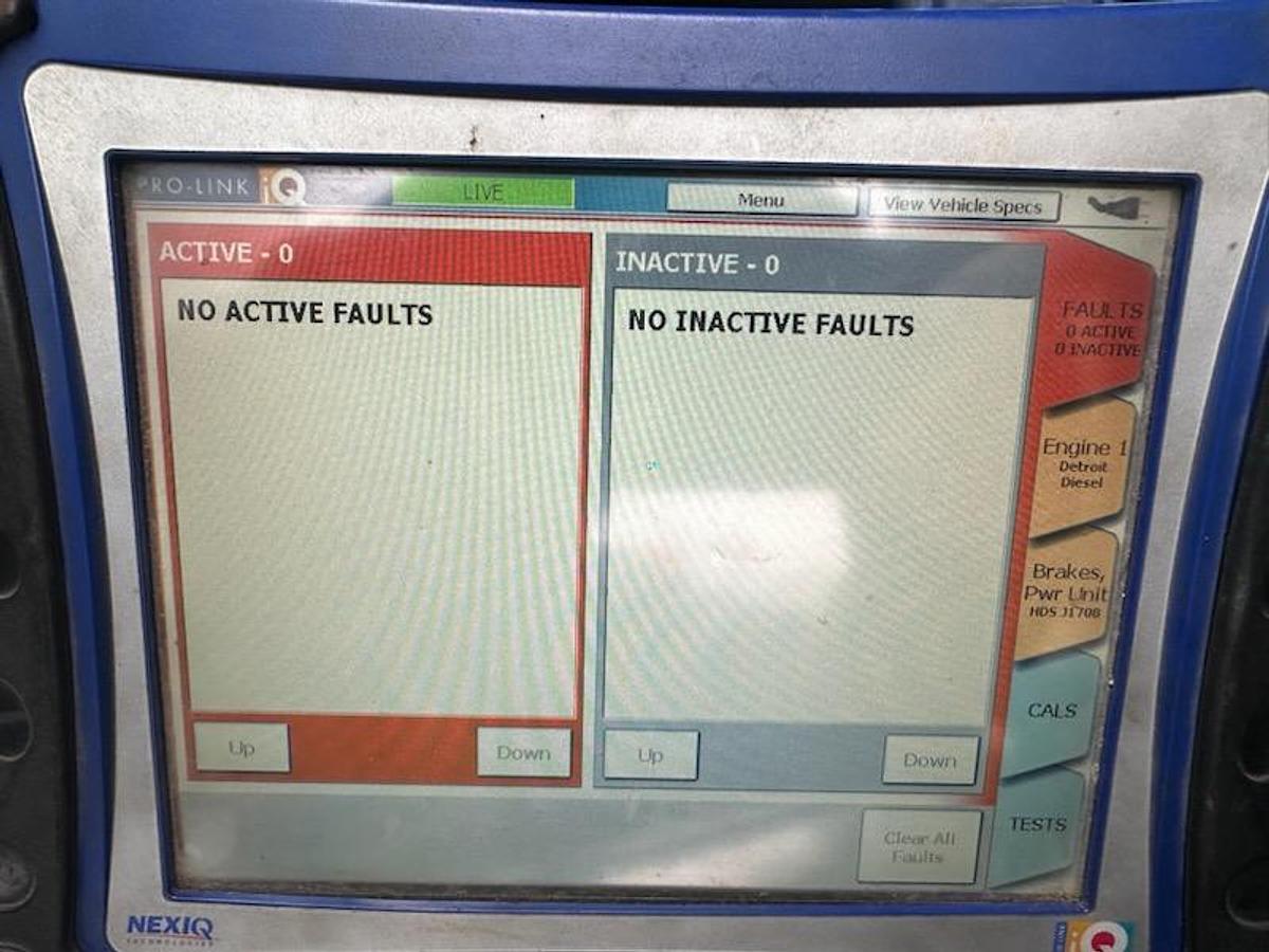 Used 2000 KENWORTH W900 Sleeper Semi Truck