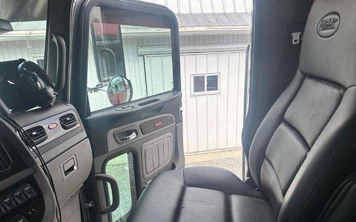 Used 2023 Peterbilt 389