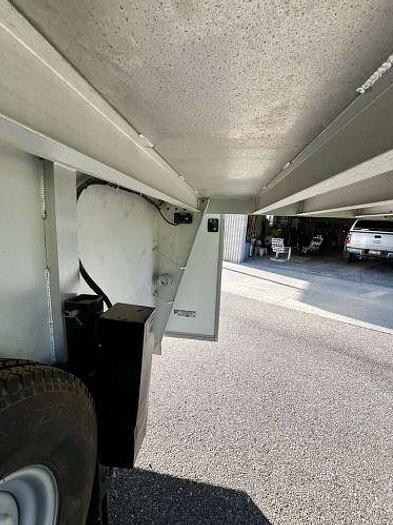 Used 2005 4 Star 3 HORSE