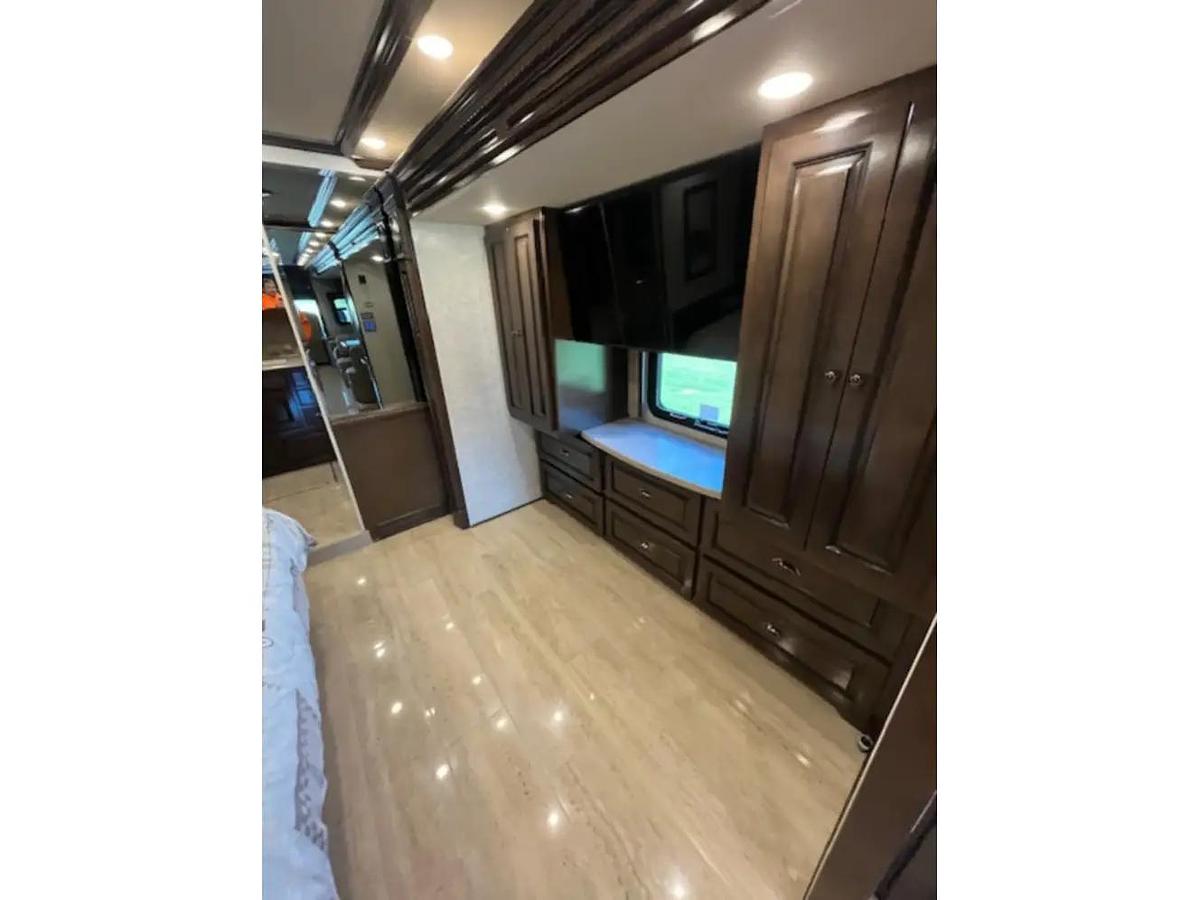 Used 2022 Newmar Dutch Star 4081