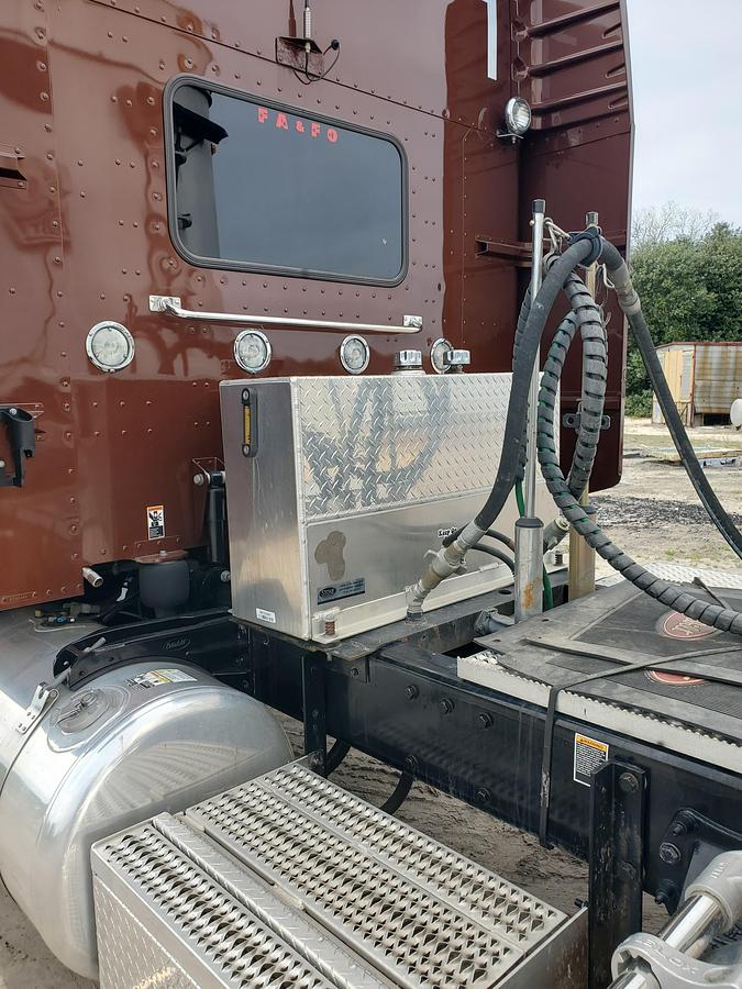 Used 2022 Peterbilt 38