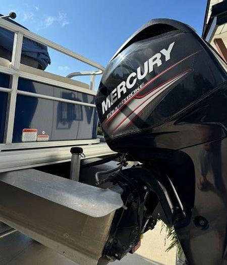 Used 2016 Sun Tracker Pontoon Boat