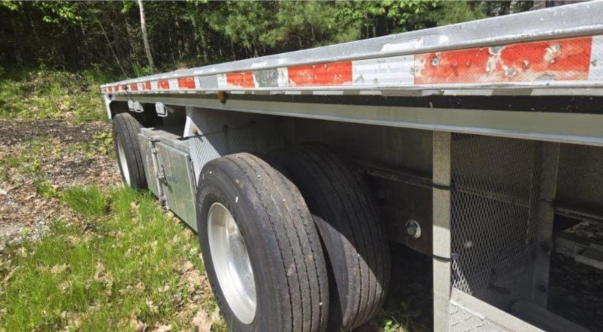 Used 2006 East 48' Aluminum Flatbed Trailer