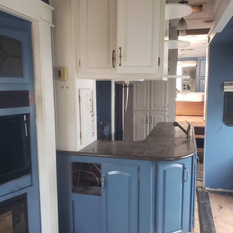 Used 2010 Keystone Montana Fifth Wheel