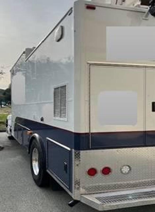 Used 2015 Kenworth T370 Truck with Box & Generator