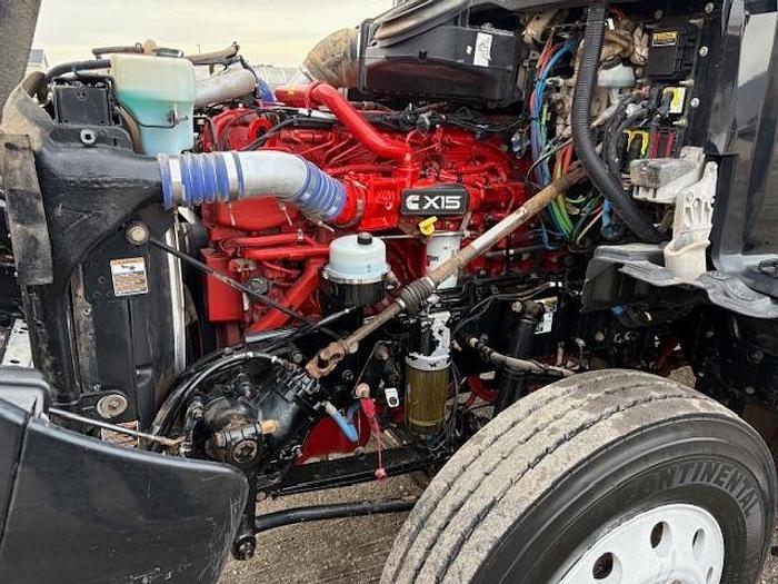 Used 2021 Kenworth T880 Sleeper Semi Truck