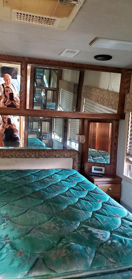 Used 1996 Country Coach Motorhome