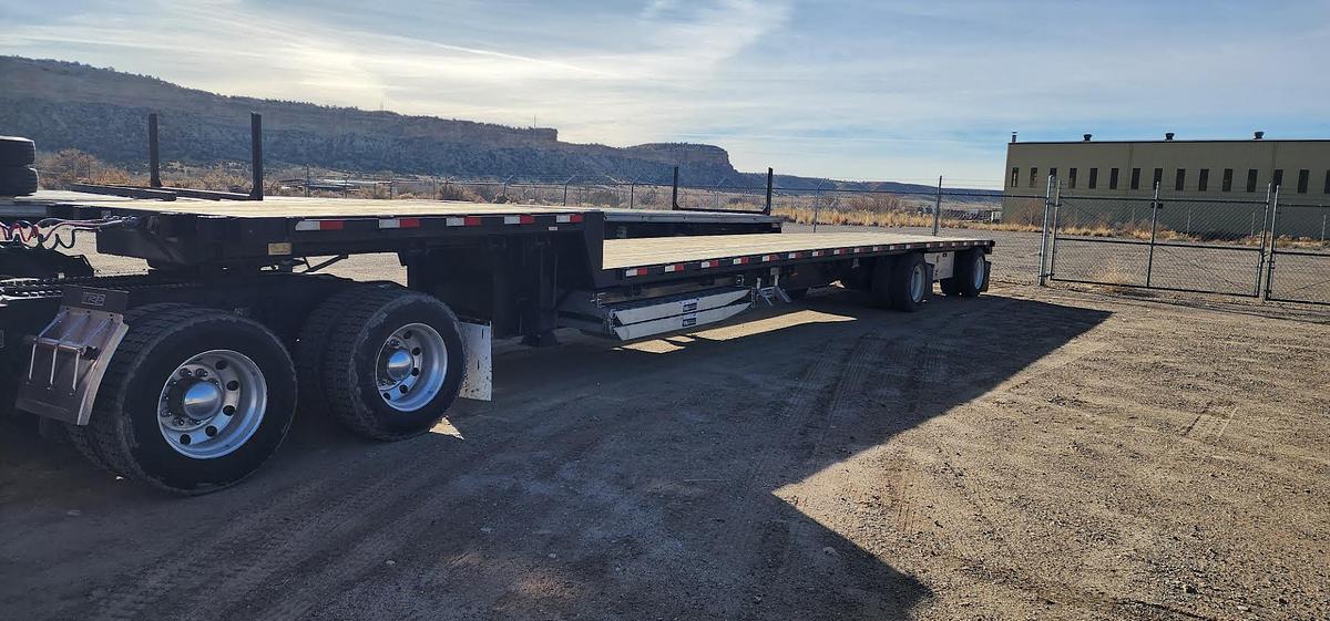 Used 2019 Kenworth T680 & 2016 Peterbilt 389 & 2022 Dorsey 48' Step Deck Trailer