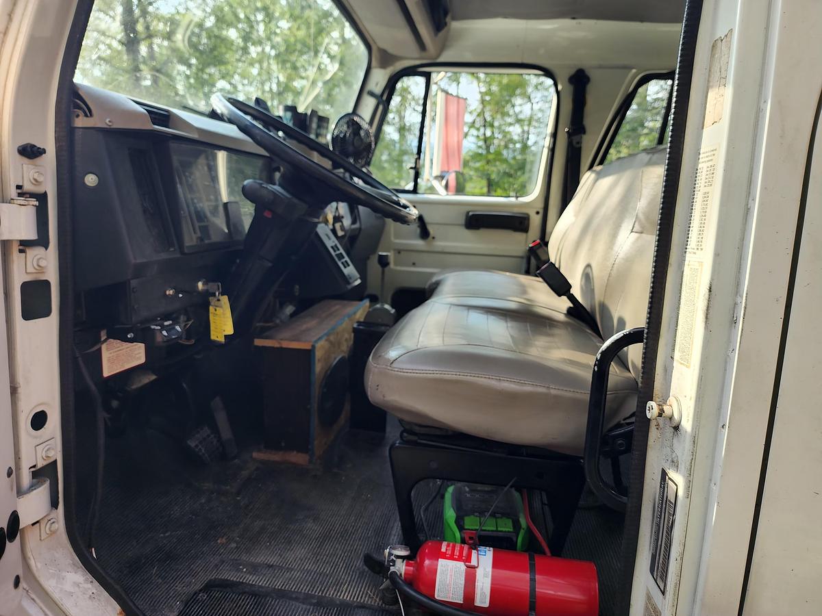 Used 2002 International 4700