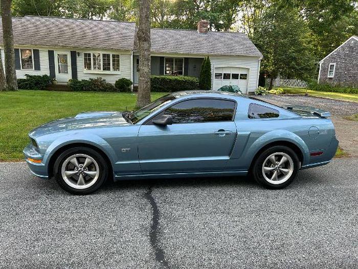 Used 2006 Ford Mustang GT Deluxe