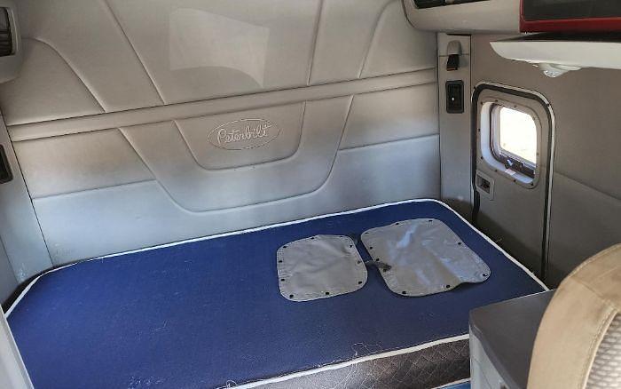 Used 2015 Peterbilt 579