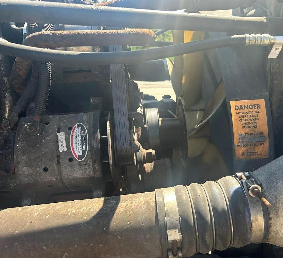 Used 2007 Freightliner Columbia 120 Semi Truck