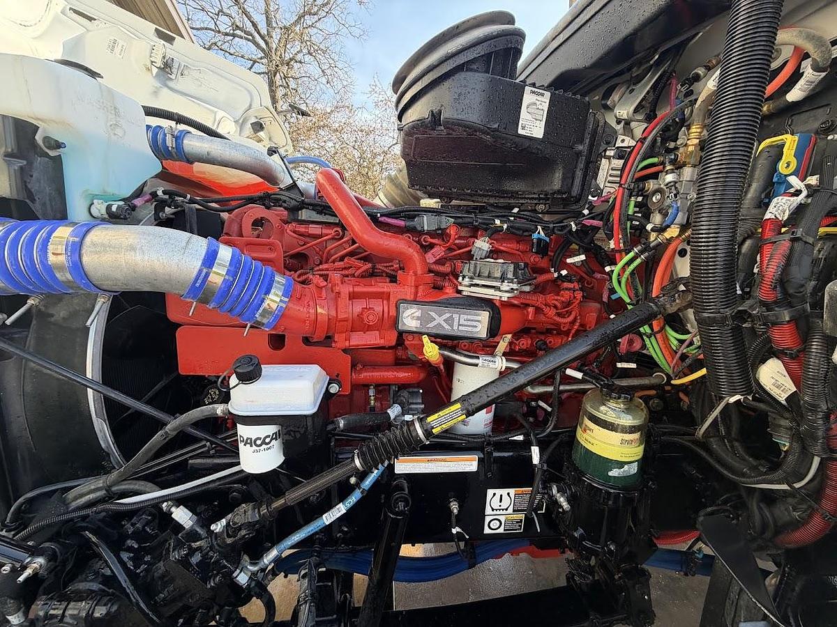 Used 2025 Peterbilt 567