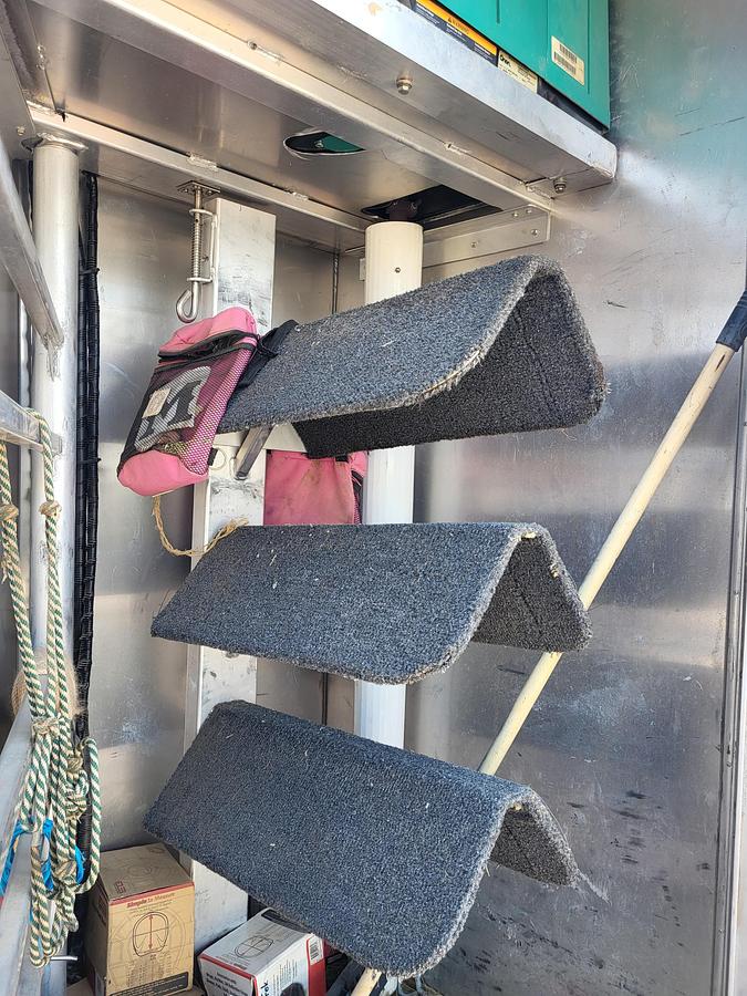 Used 2004 Sooner Horse Trailer