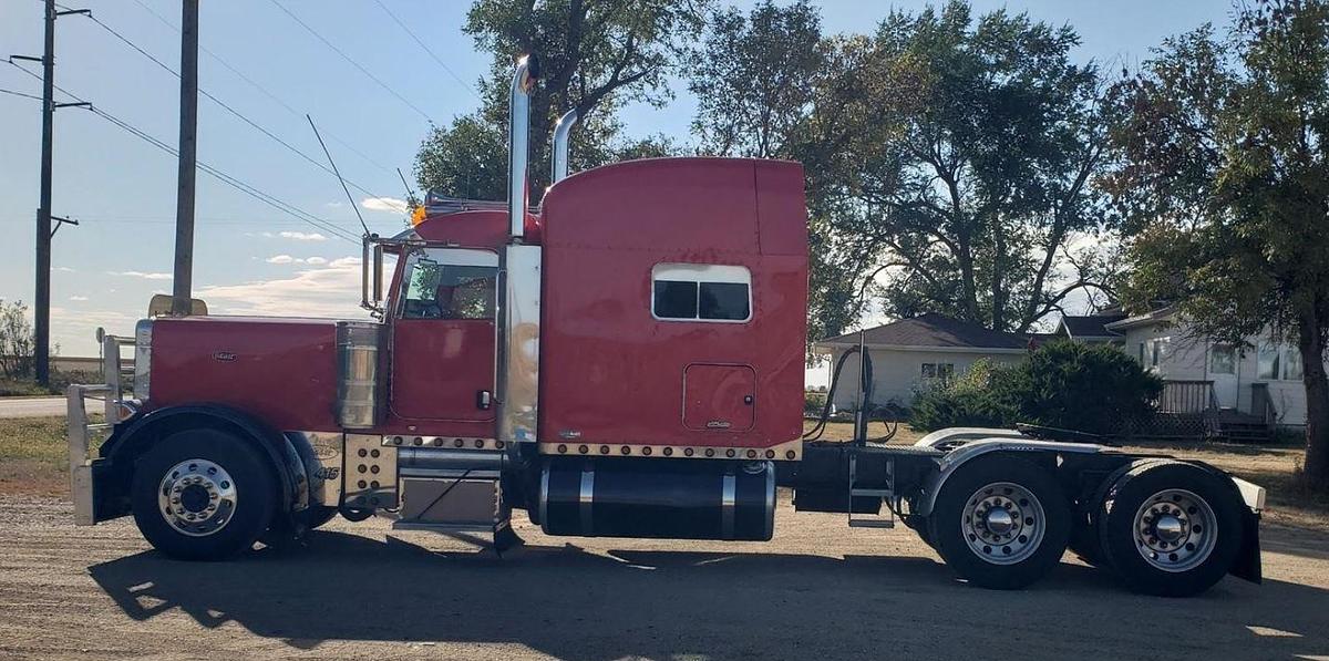 Used 2007 Peterbilt 379 EXHD Sleeper Semi Truck