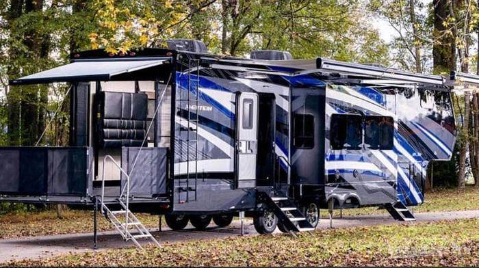 Used 2022 Vanleigh Ambition 399TH