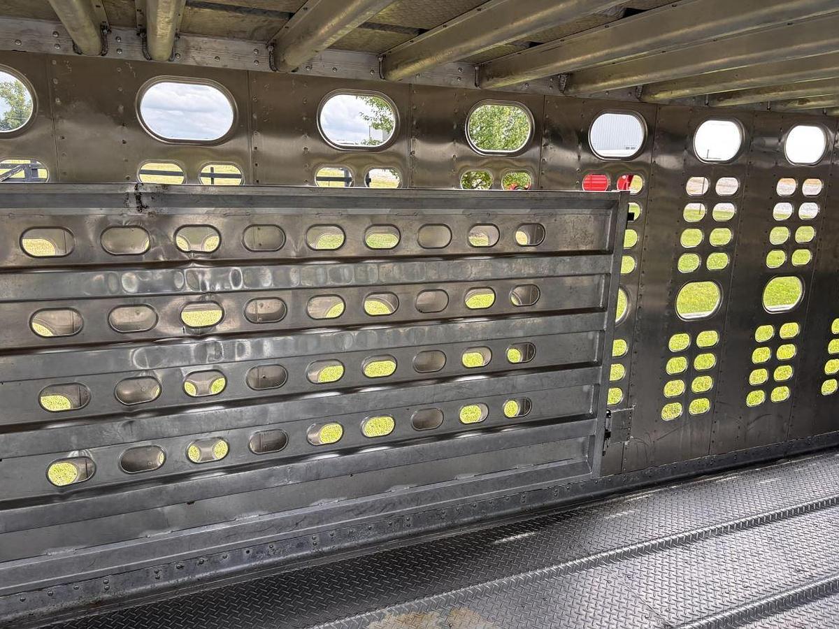 Used 2019 WILSON PSDCL-402 Livestock Trailer