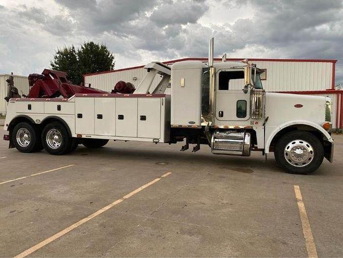 Used 2006 Peterbilt 378 Wrecker Tow Truck