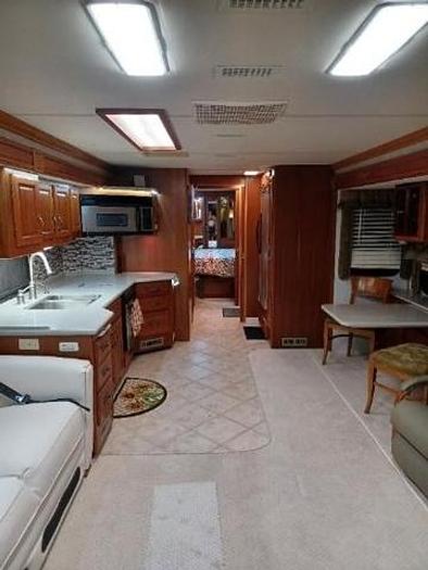 Used 2004 American Coach American Tradition 40J
