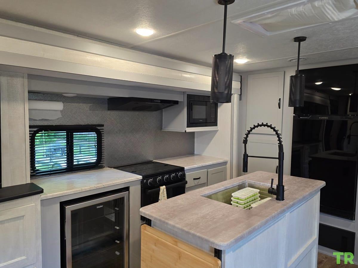 Used 2023 Forest River Vibe 34XL Travel Trailer – Used Only 3 Times – Excellent Condition – Many Extras