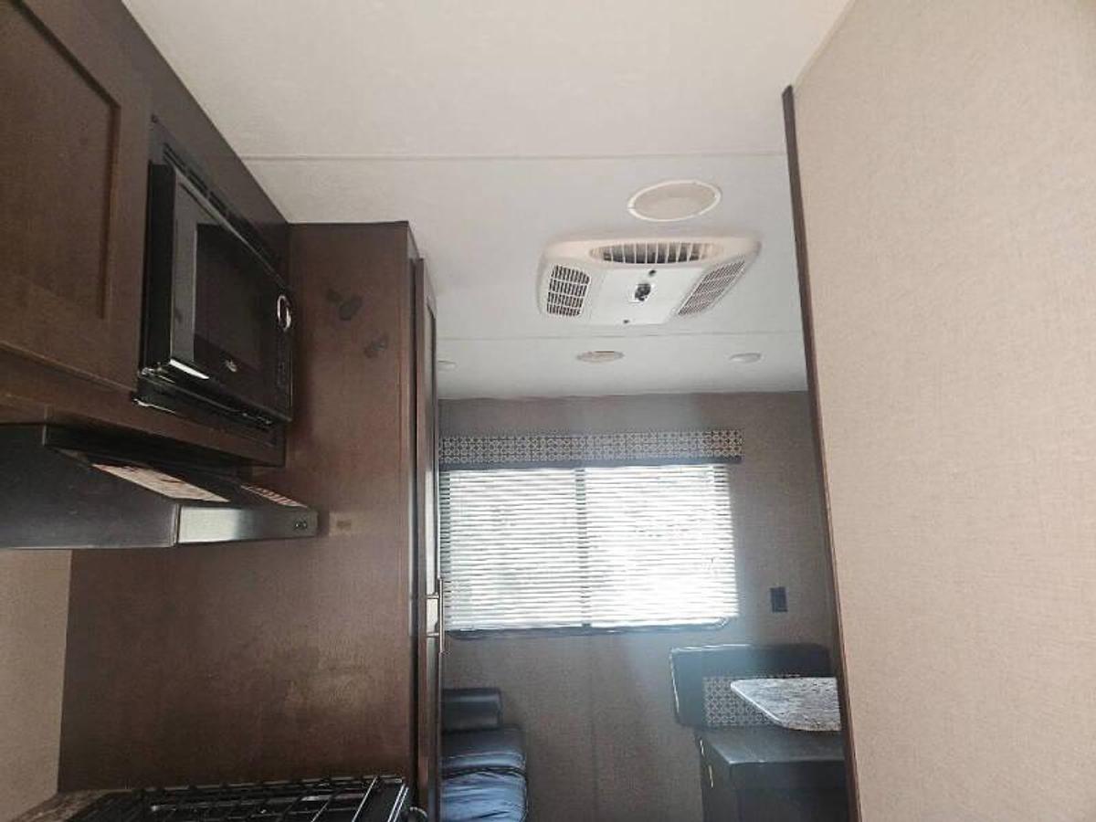Used 2018 KZ Sportsman Travel Trailer