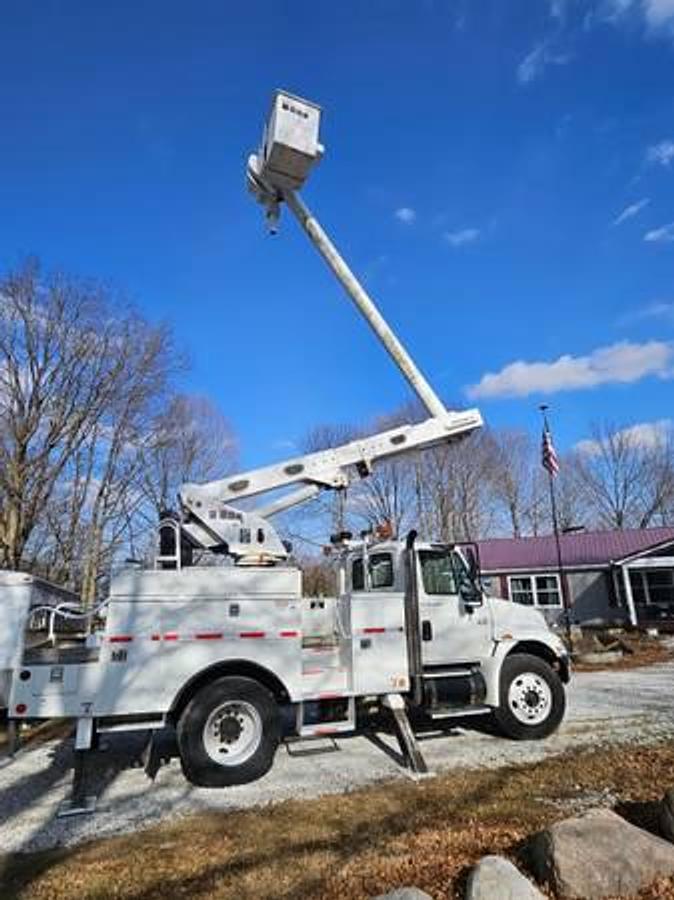 Used 2006 International Bucket Truck