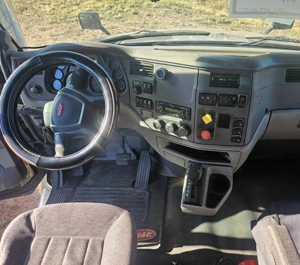 Used 2015 Peterbilt 579