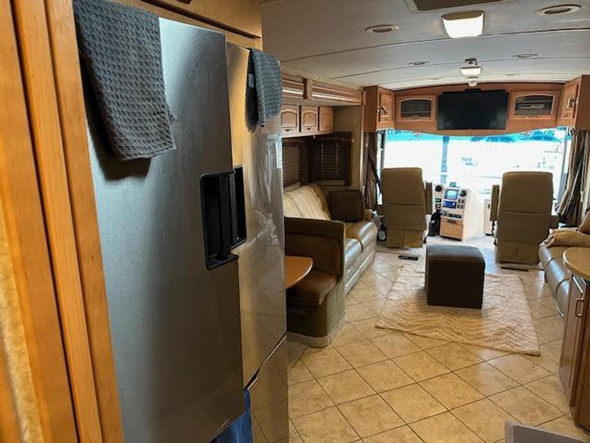 Used 2008 Winnebago Tour 40KD Class A Motorhome