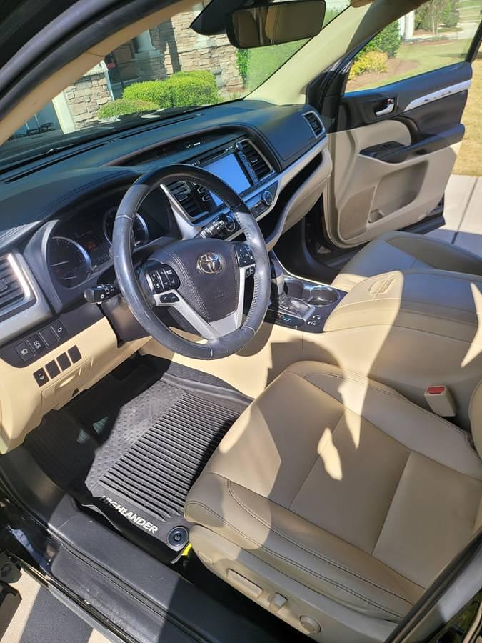 Used 2019 Toyota Highlander XLE