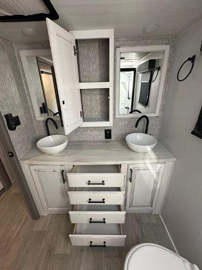 Used 2022 Keystone Montana 3781RL