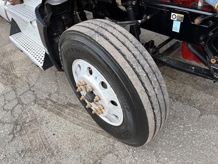 Used 2021 Kenworth T880 Sleeper Semi Truck