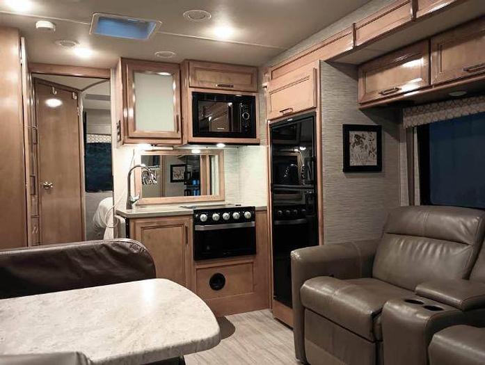 Used 2021 Thor Motor Coach Quantum LH26