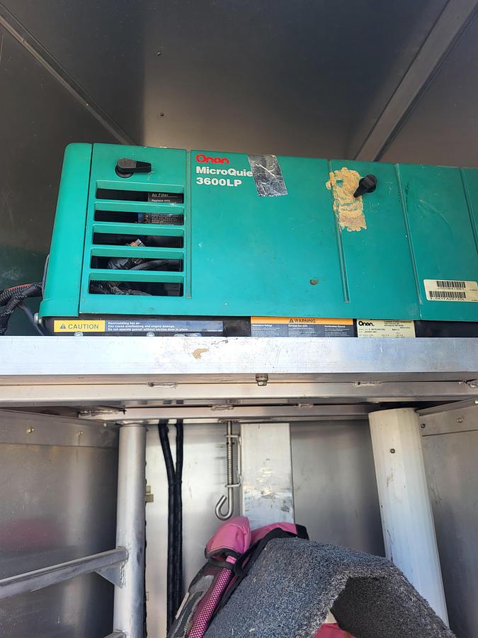 Used 2004 Sooner Horse Trailer