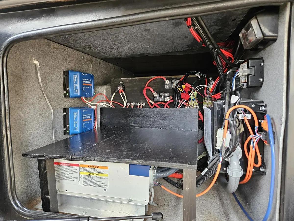 Used 2022 Dynamax Isata 5 30FW