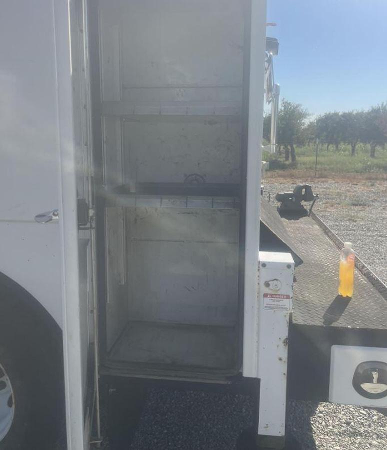 Used 2015 SUMMIT TRUCK BODIES 10620 MOUNTED ON 2015 FORD F750 XLT