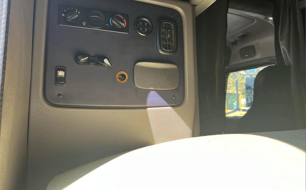 Used 2009 Peterbilt 389