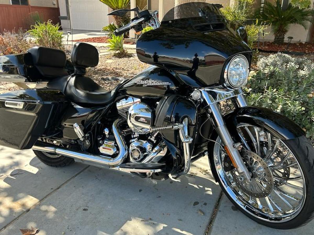 Used 2016 Harley-Davidson Street Glide FLHX