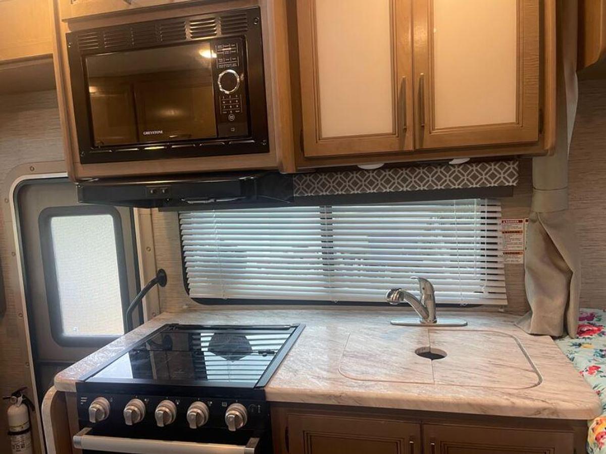 Used 2022 Thor Motor Coach Coleman 23CM Class C Motorhome