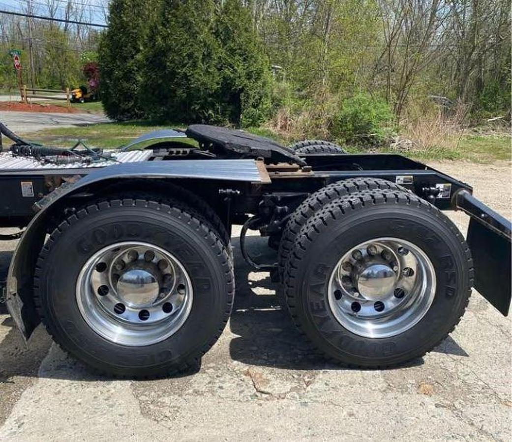 Used 2020 Peterbilt 389