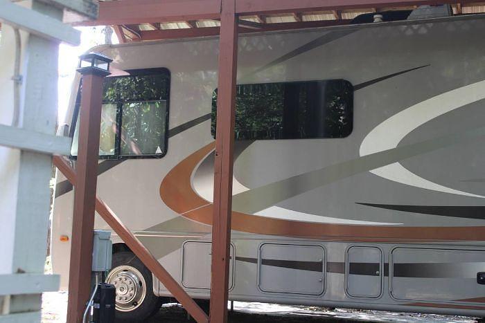 Used 2015 Thor Motor Coach Hurricane 27K