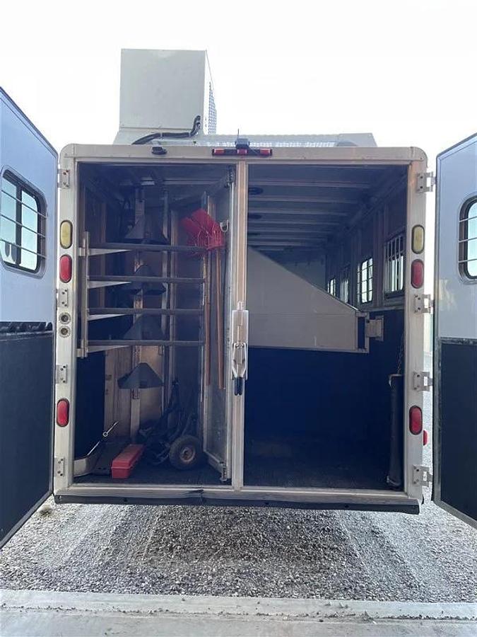 Used 2006 Kiefer Built Evolution 4 Horse