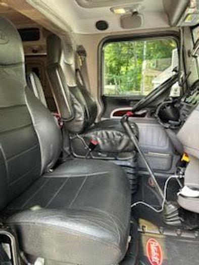 Used 2022 Peterbilt 389