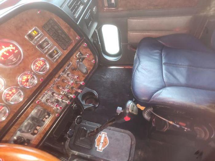 Used 2001 Peterbilt 379 American Class