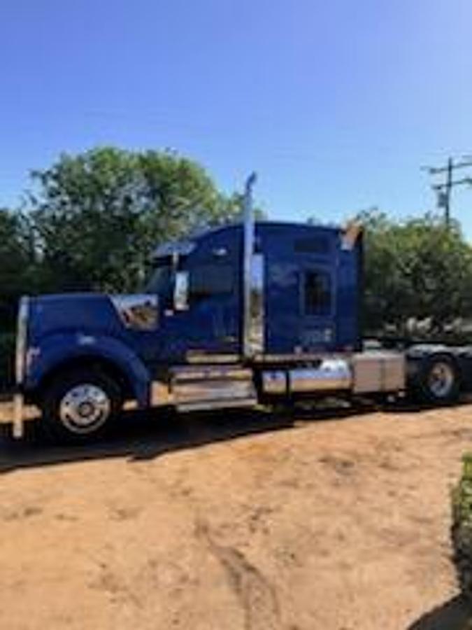 Used 2020 Kenworth W990