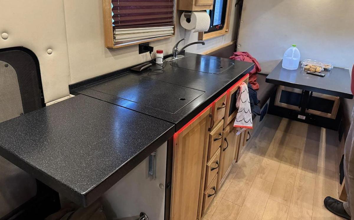 Used 2016 Volvo VNL64T300 Sleeper Semi Truck